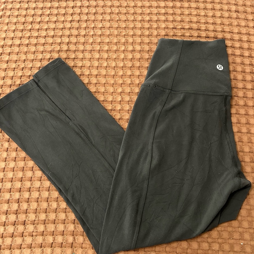 Lululemon Groove Super-High-Rise Flared Crop Pant *Split Hem - Black - Size 4